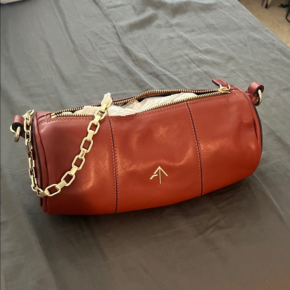 Chic Red Leather Shoulder Bag with Gold Chain